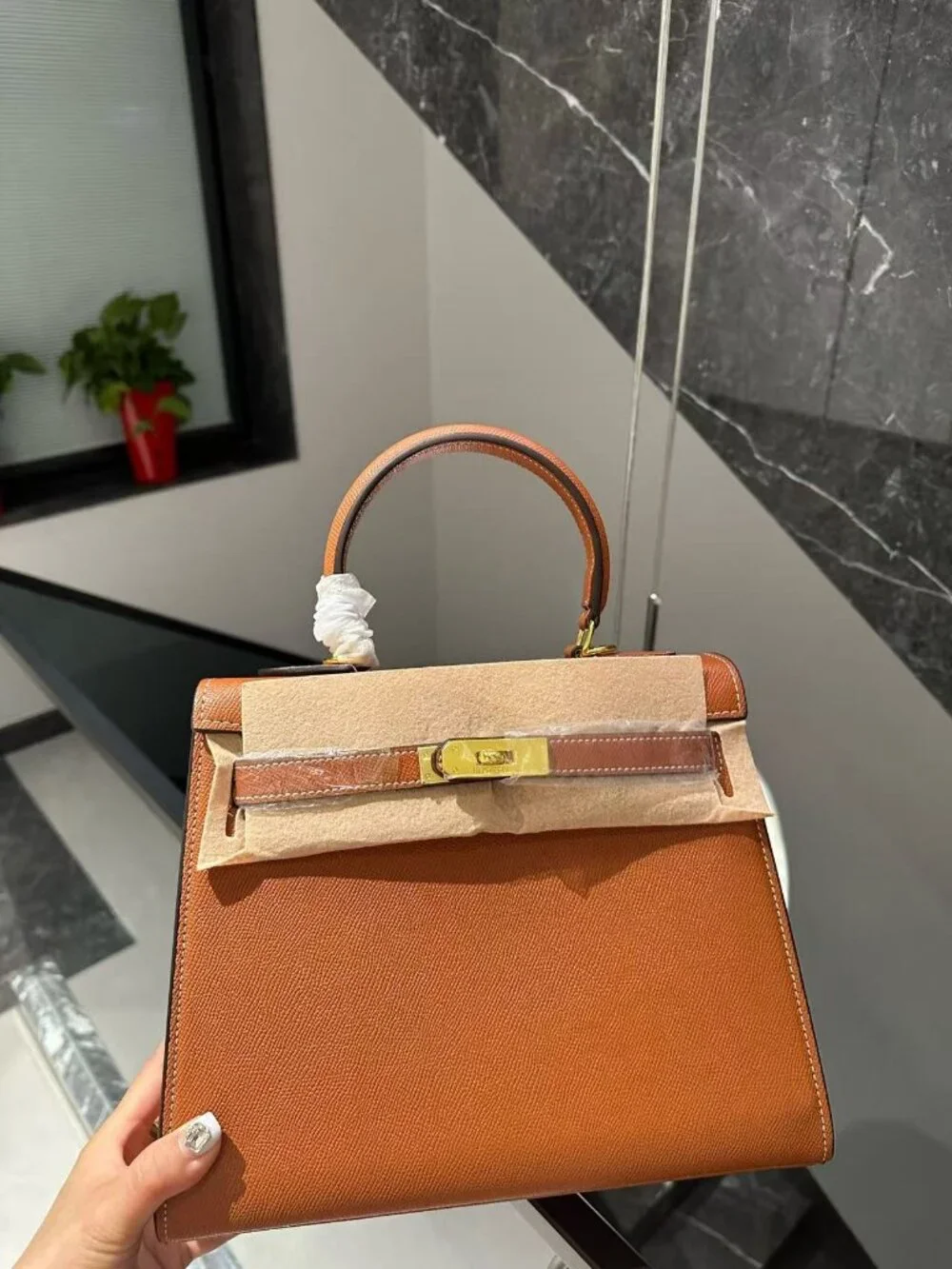 Classic Hermes Bag: A Stylish and Versatile Choice for Elegance
